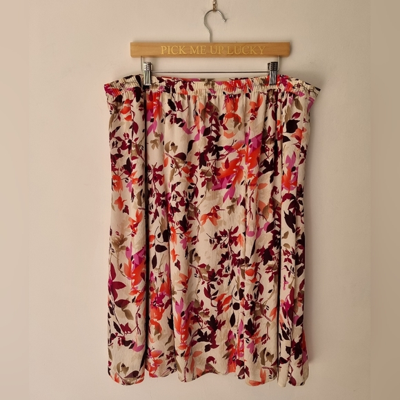 Honor Millburn Dresses & Skirts - Honor Millburn at EWM Lightweight Floral Midi Skirt Size 22